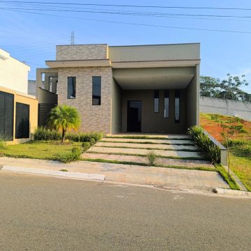 Casa de Condomínio com 3 Quartos á venda, 209m² de Área construída <br>Residencial Veneza I