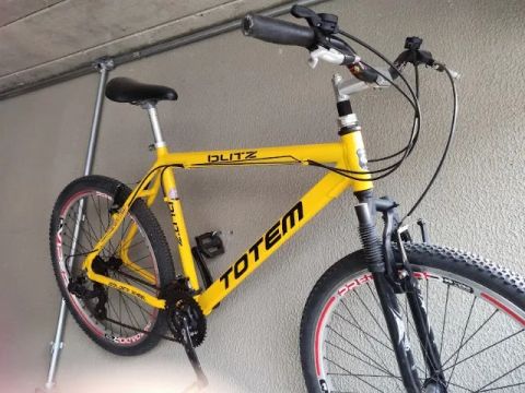 Bike Bicicleta aro 26 Totem Predador Blitz Golden Wheel cor Amarela