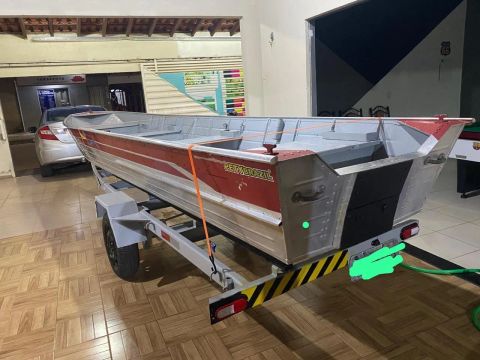 Barco+ carretinha+ motor 