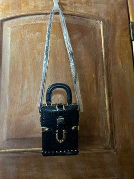 Bolsa inspiração Louis Vuitton 