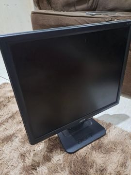 Monitor com defeito 
