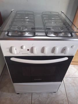 Vendo fogão 4 bocas elétrico marca esmaltec 