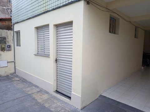 Aluguel Casa 1/4  em CONDOMÍNIO ( R$ 700,00 ) Incluso Água/Luz