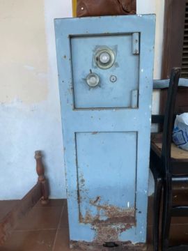 Cofre de pé usado