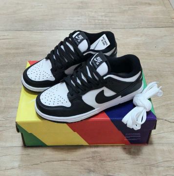 Nike SB Dunk Low - Preto e Branco