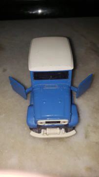 Carrinho Miniatura Toyota Bandeirantes  11,4 cm  Usado em perfeito estado. 