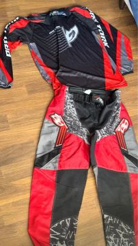 Blusa e calça de motocross