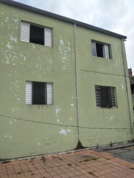 Ótimo imóvel para renda !! Sobrado para Investimento