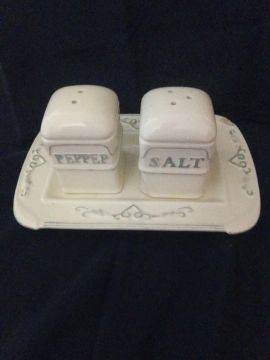 Conjunto de Saleiro e Pimenteiro Decorativo