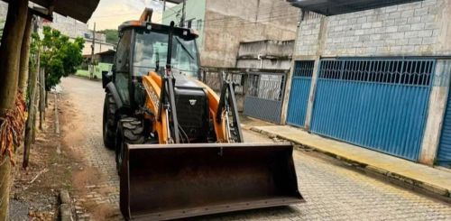 Trator Case 580 Super B - UNICO DONO/ ENTRADA MÍNIMA DE 18 MIL