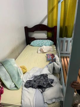 Cama de solteiro usada