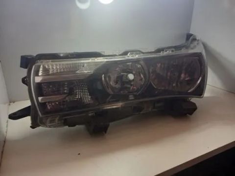 Farol esquerdo Toyota Corolla 2015 a 2017