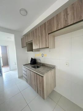 Apartamento em Estrada do Limoeiro - Arujá, SP
