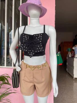 Top Cropped Preto com Detalhe em Laço
