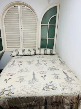 Cama box casal semi nova . 