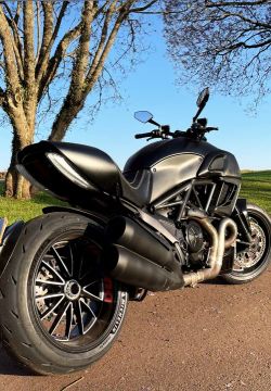 Ducati Diavel 2014 Apenas 28.500 km 