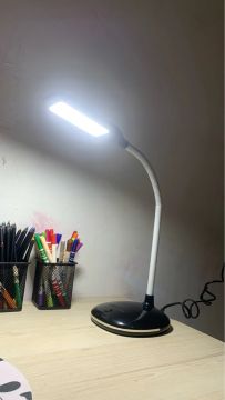 Luminária de Mesa LED Articulada 