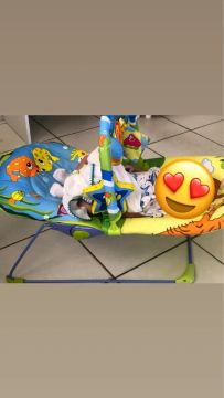 Cadeira de descanso vibra e toca 