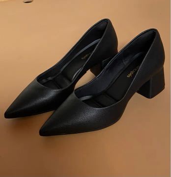Sapatos de saltos