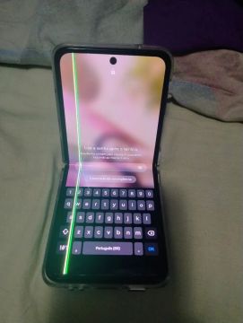 Samsung Galaxy Z Flip 3 5G - Tela quebrada