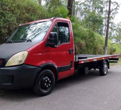 Caminhão Iveco Daily 35S14 - Plataforma