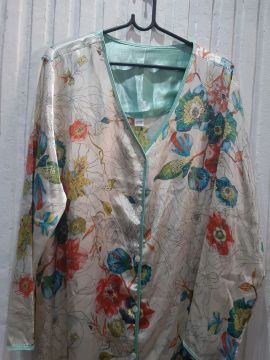 Camisola de seda estampada