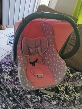 Cadeirinha de bebê - Bebê conforto - Rosa