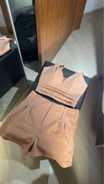 Conjunto cropped e short bege