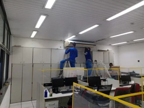 INSTALAÇÃO DE AR CONDICIONADO