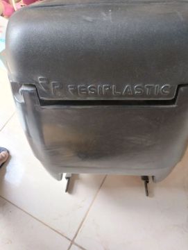 Baús Resiplastic e Lider