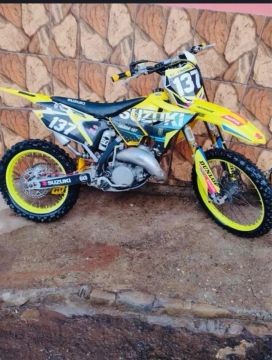 Suzuki Rm 2 Tempos 125cc ÚNICA