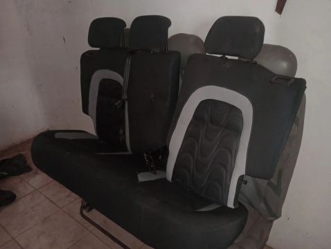 Bancos traseiros Citroen reclinaveis
