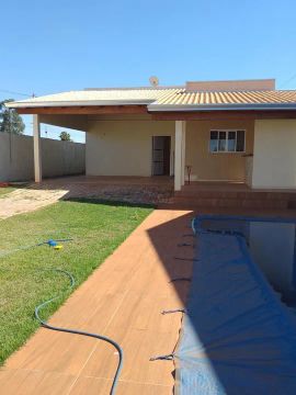 Aceito carro Vendo Casa 3 dormitórios com piscina esquina 