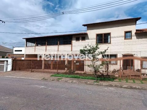 Casa residencial para alugar no bairro Santa Lúcia com 500 m² e 5 dormitórios/quartos.