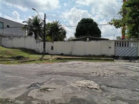 Terreno de 930m² no Adrianopolis todo documentado