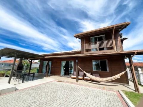 Casa de Praia Pinheira 4 quartos com ar e piscina até 18 pessoas