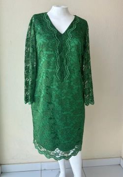 Vestido de renda na cor verde, tamanho 48. Artesanal.