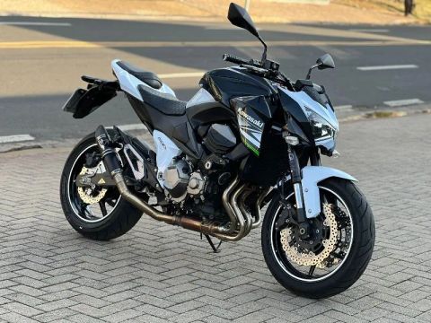Motos KAWASAKI Z-800 no Brasil