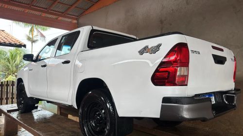 Toyota hilux 4x4 stander, muito nova