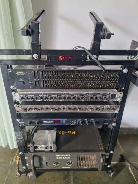 Vendo rack c/ periféricos Yamaha, Rane, Beringher, Wattisom