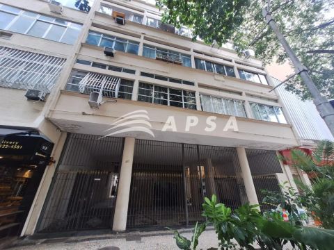 ÓTIMO IMÓVEL COM SALA, 02 QUARTOS, COZINHA, BANHEIRO, DEPENDENCIAS, ÁREA DE SERVIÇO, VAGA 