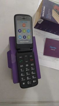 Celular Multilaser Flip Vita c/ Botão SOS e Lanterna 