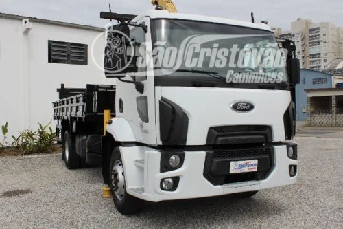 Ford cargo 1319 com munck rodomaq 14.000