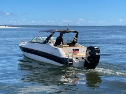 Lancha HD 26 pés motor Verado 250 4 tempos 