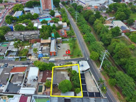 Terreno no Adrianópolis 960m² Venda !