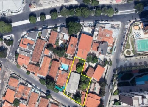 Imóvel para venda possui 1000 metros quadrados em Pici - Fortaleza - CE