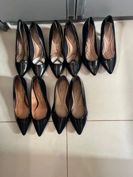 Saltinhos pretos femininos