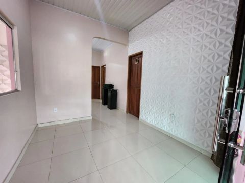 Casa no Novo Aleixo (alugo)