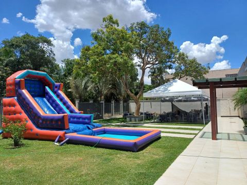 Espaco com área verde para eventos