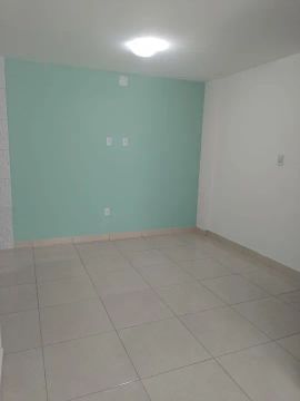 Aluga-se um apartamento bem localizado no Barbalho. Tel: pra contato * (ZAP)